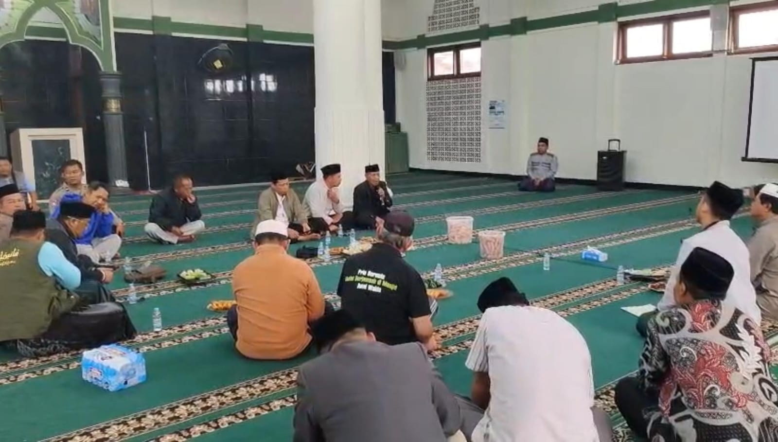 Jelang Ramadan 2026, Kemenag Tasikmalaya Kompak 'GEBER' Bersih-Bersih Masjid Serentak