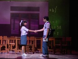 Nostalgia 90-an Musikal ‘Bukan Cinta Galih Dan Ratna’ Sukses Pukau Penonton di TIM