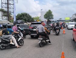 Jalur Gentong Macet 12 KM, Satlantas Polres Tasikmalaya Kota Alihkan Arus Balik via Cisinga-Garut