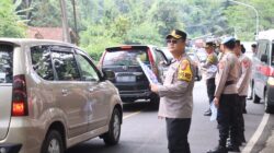 Amankan Arus Balik 2026, Kapolres Ciamis Terjun Langsung Urai Kepadatan di Jembatan Bailey Cikaleho