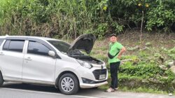Bengkel Dadakan di Jalur Gentong Ketiban Untung, Perbaiki Mobil Mogok Pemudik