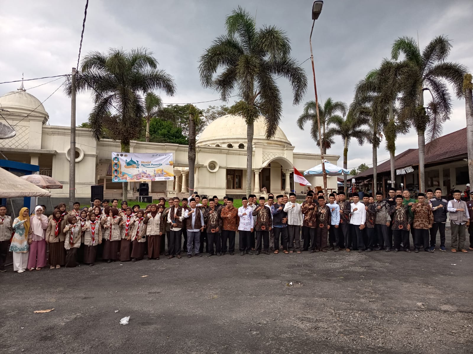 Manjakan Pemudik, Kemenag Tasikmalaya Hadirkan 9 Posko Masjid Ramah Pemudik, Ada Layanan Pijat Hingga Sahur Gratis
