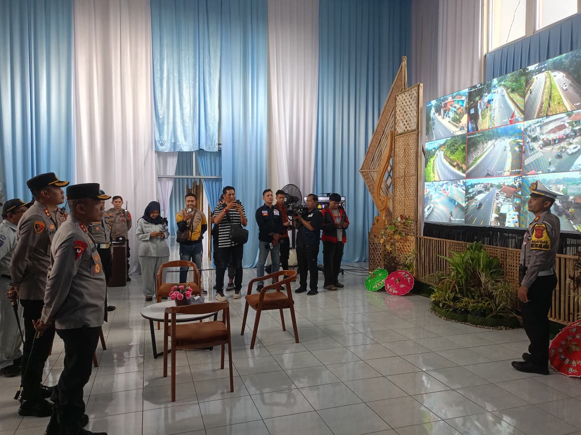 Instruksi Keras Kapolda Jabar: Nekat Melintas saat Mudik, Truk Sumbu 3 Bakal Dikandangkan!