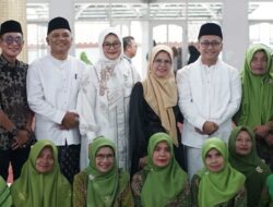 Bupati Tasikmalaya Salurkan Bantuan dalam Safari Ramadan di Cisayong