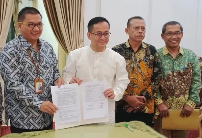 Tumbuh di Atas Target, Bupati Tasikmalaya Sahkan Laporan Tahunan PD. BPR Artha Sukapura