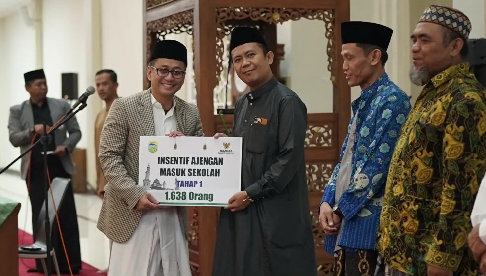Bupati Tasikmalaya Luncurkan Insentif bagi 46 Ribu Ajengan dan Guru Ngaji